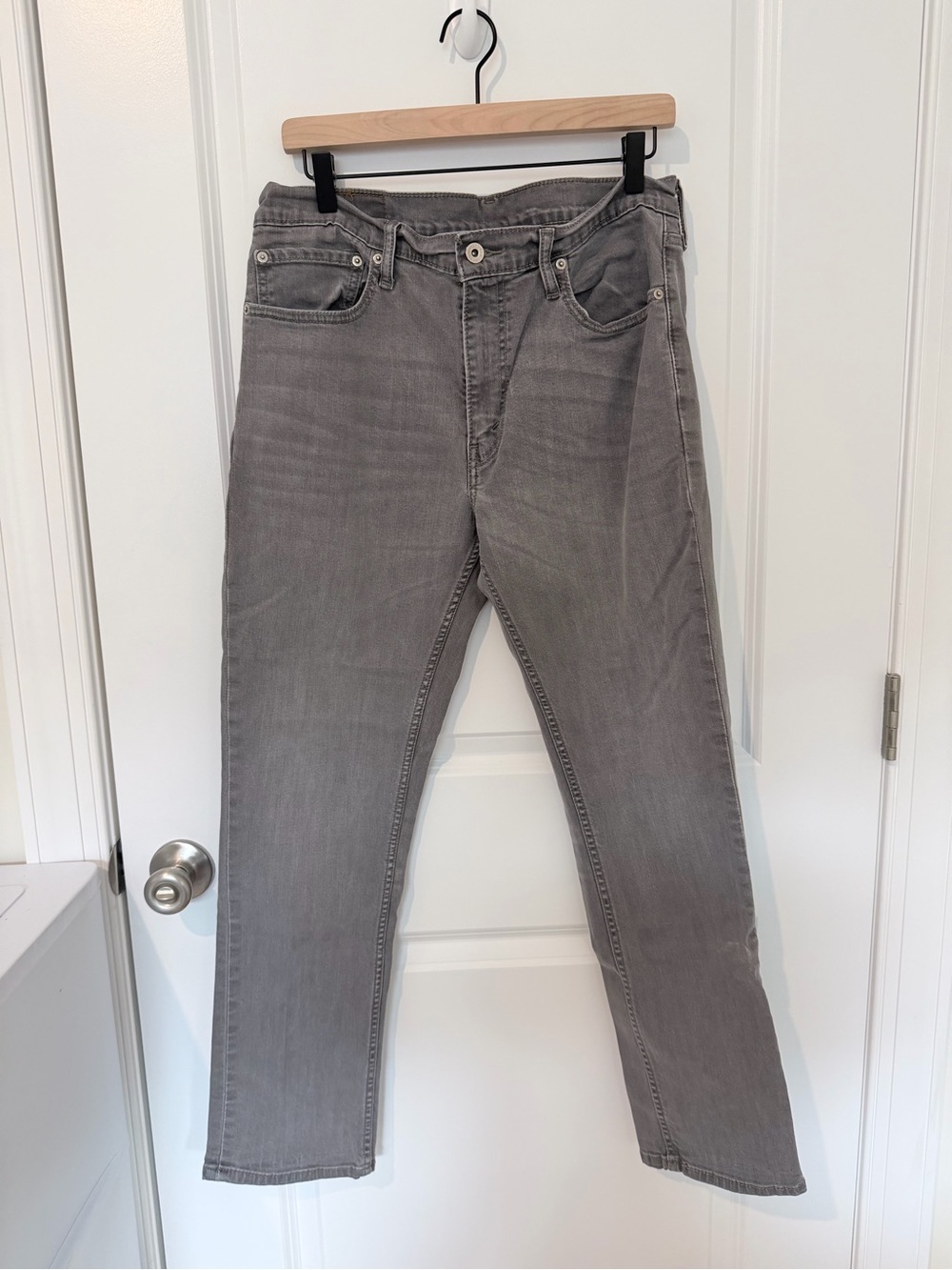 Levi's Men's Gray Straight Jeans